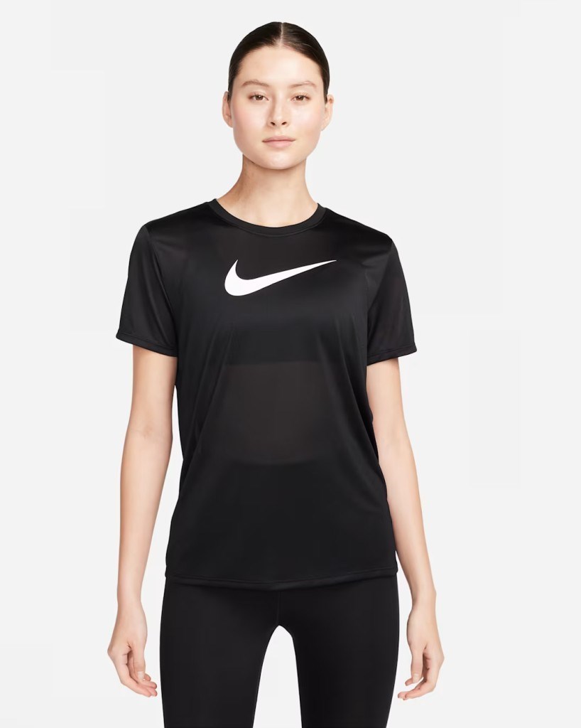 Nike FQ4975-011 Dri-FIT Baskılı Kadın Tişört - Siyah