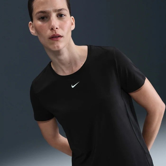 Nike One Classic IB9408-010 Dri-FIT Kısa Kollu Kadın Tişört - Siyah