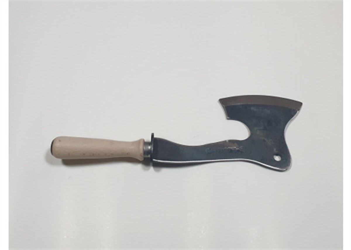 Küçük Kamp Baltası