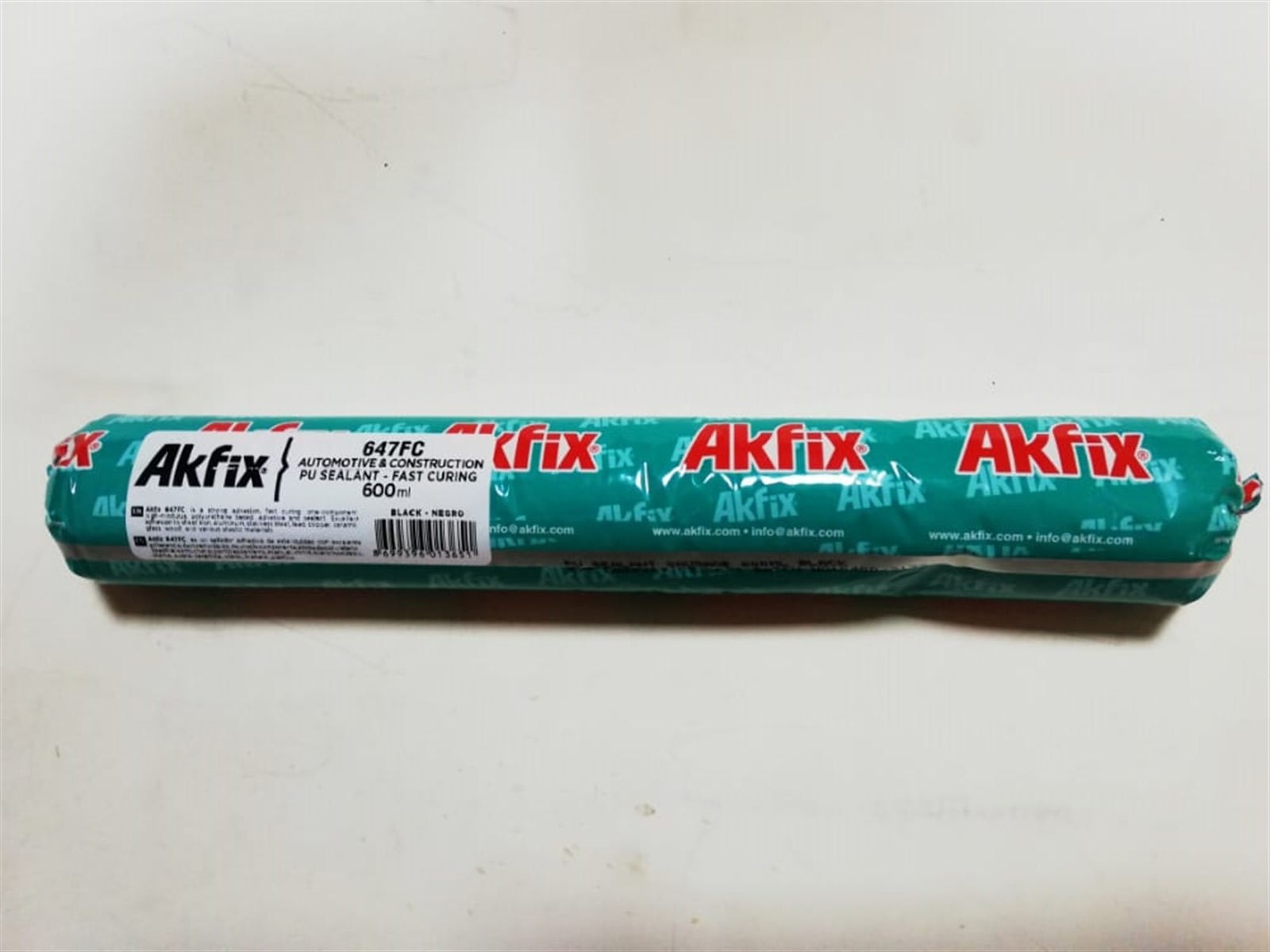 Siyah Akfix 647FC Poliüretan Sosis Mastik