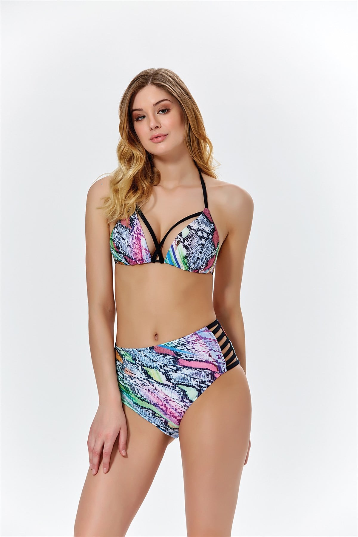 Üçgen Bikini