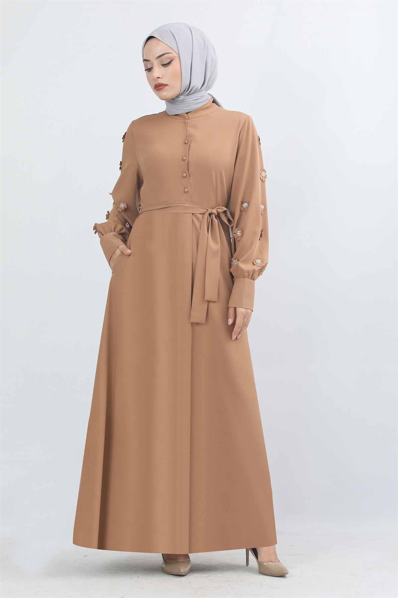 Çiçek İşlemeli Düğmeli Ferace Camel