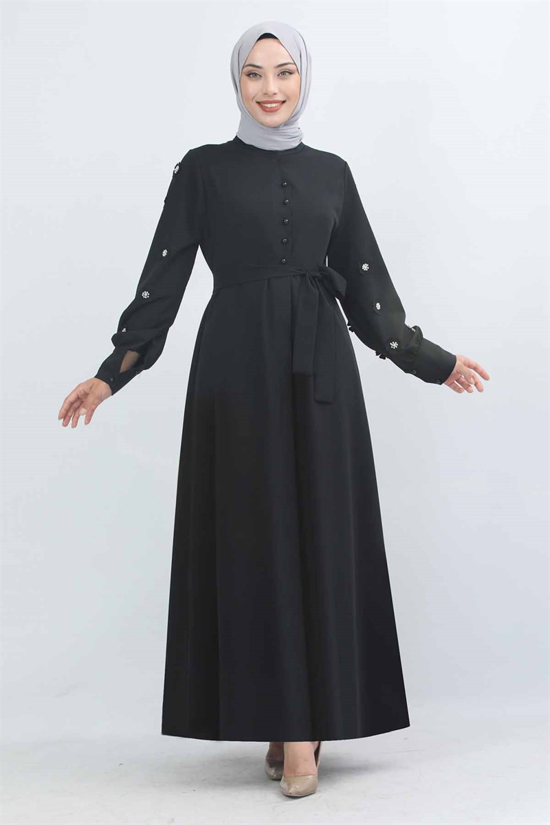 Çiçek İşlemeli Düğmeli Ferace Siyah