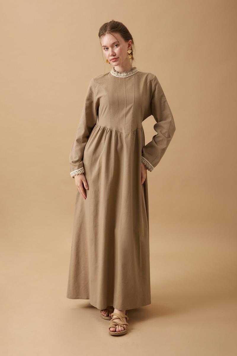 Dantel Şeritli Keten Elbise Camel