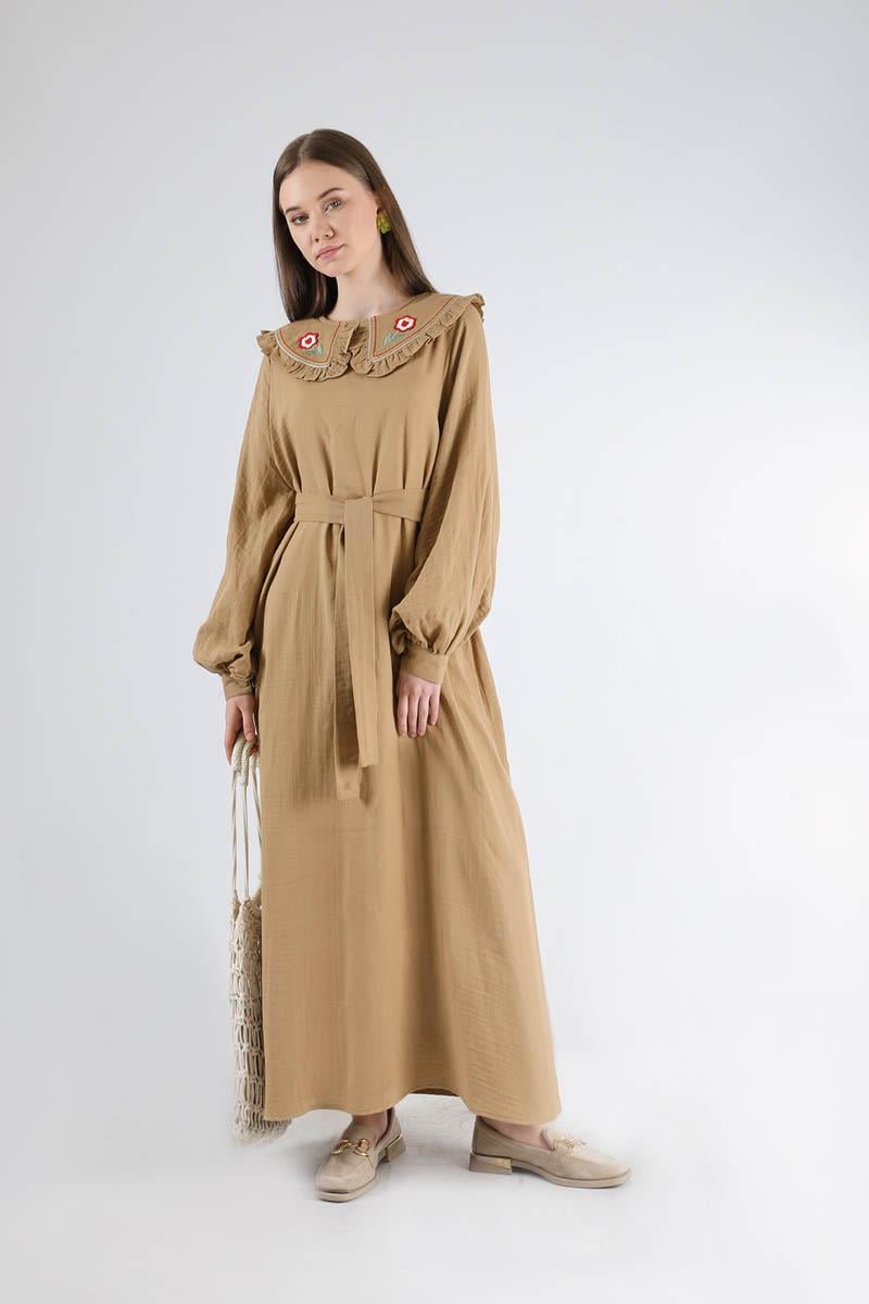 Fırfırlı Bebe Yaka Elbise Camel