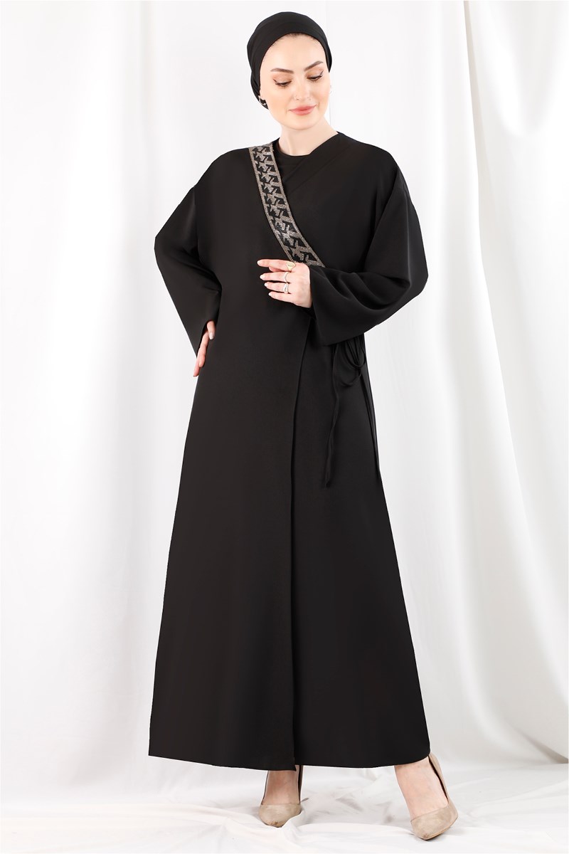 1358 Yakası Şeritli Siyah Abaya