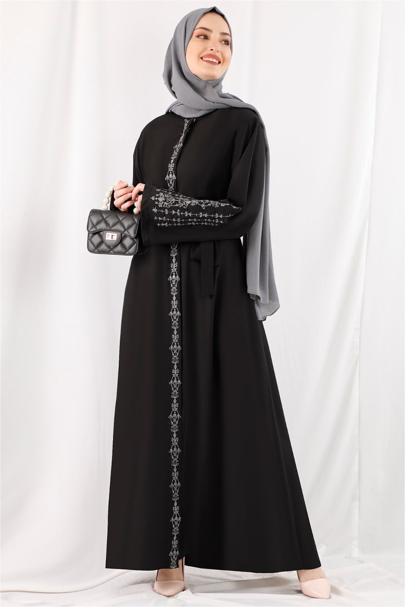 1367 Boydan İşlemeli Siyah Abaya
