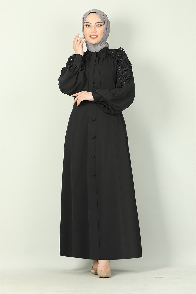 1803 Kolu Dantel Detaylı Önü Düğmeli Ferace Siyah