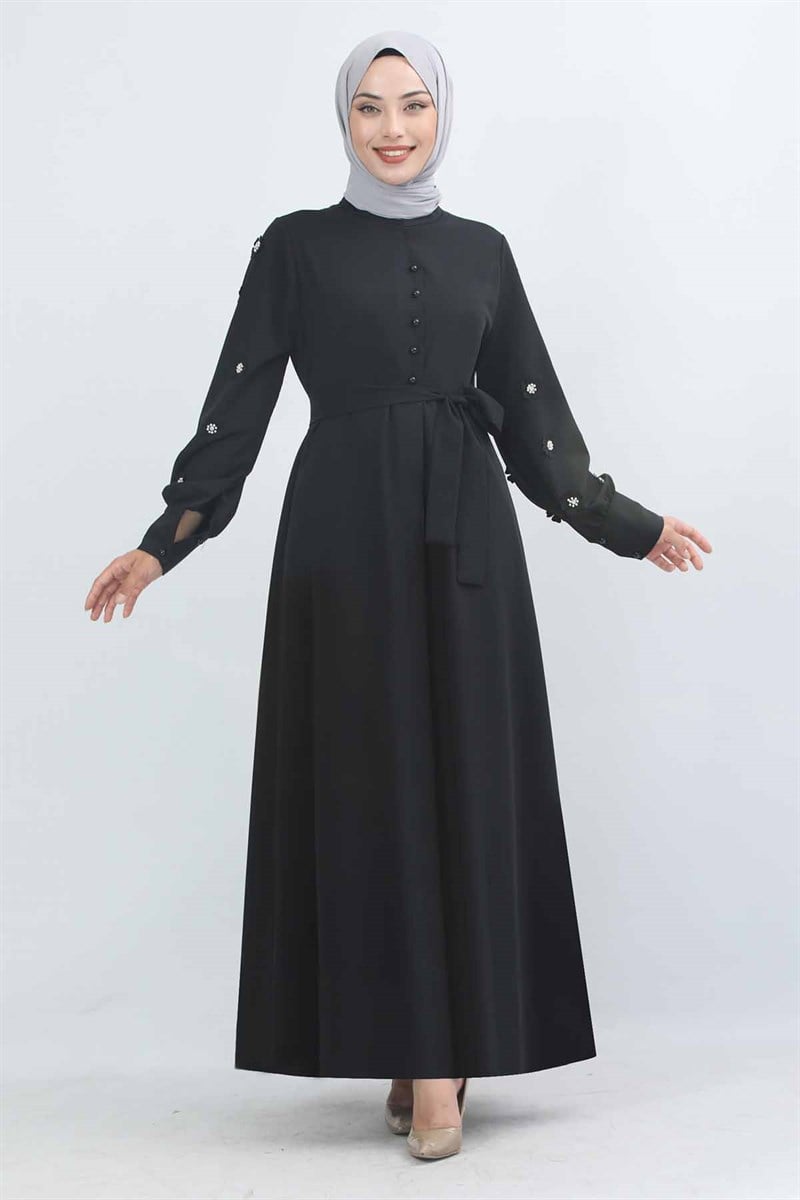 Çiçek İşlemeli Düğmeli Ferace Siyah