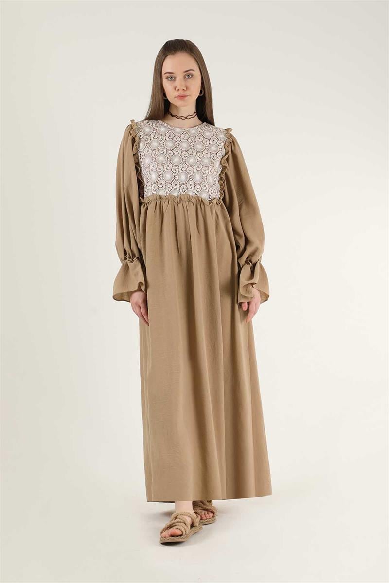 Dantel Detay Fırfırlı Elbise Camel