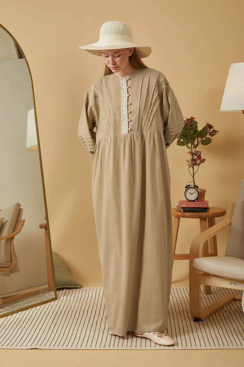 Dantelli Nervür Detaylı Elbise Bej