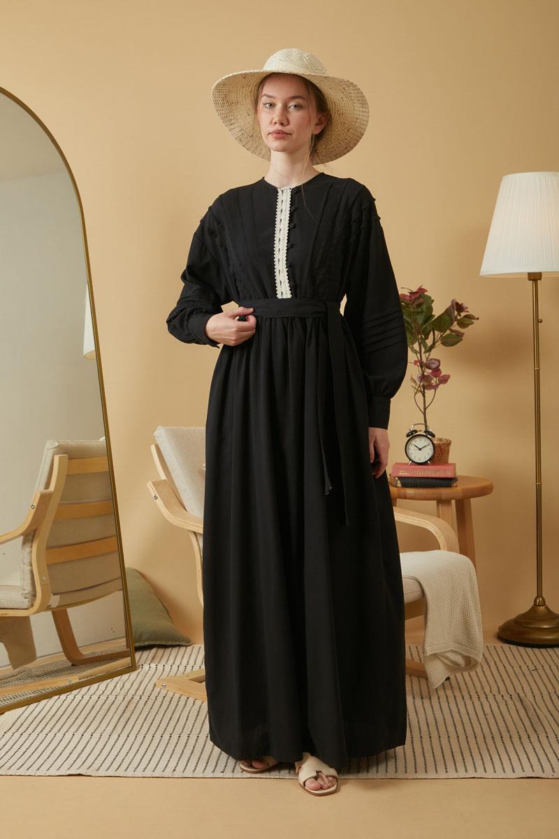 Dantelli Nervür Detaylı Elbise Siyah