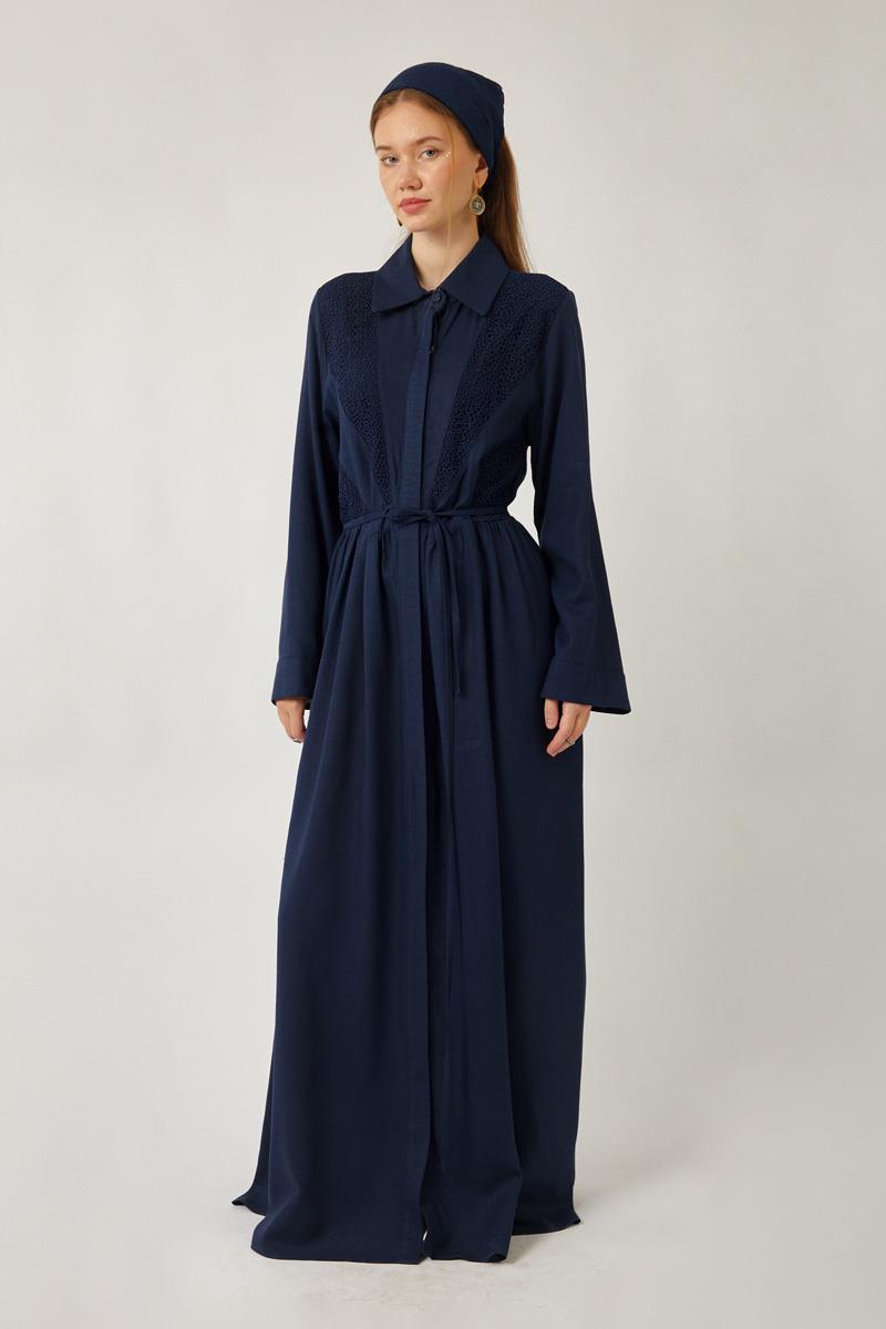 Gizli Düğmeli Dantelli Elbise Lacivert