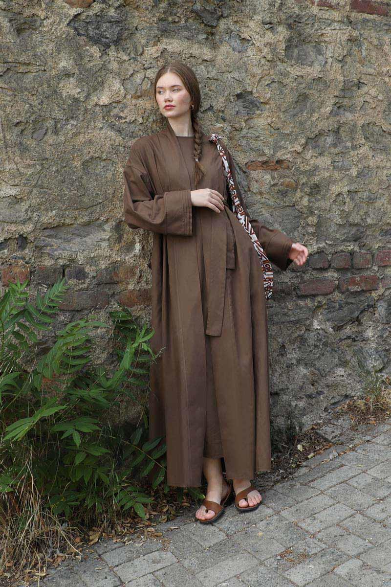 Manşeti Nervürlü Abaya Kahverengi