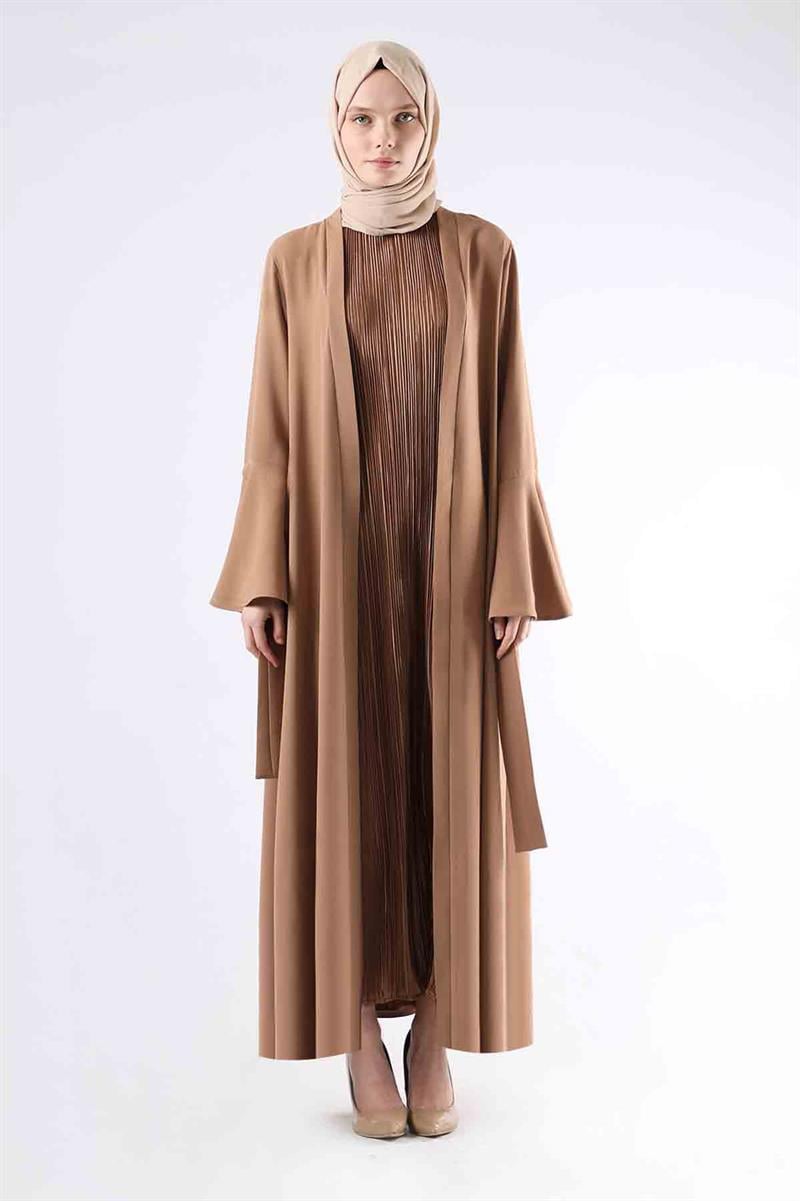 Manşeti Yırtmaçlı Abaya Takım Camel