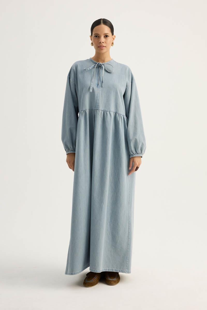 Yakadan Bağlamalı Denim Elbise Buz Mavisi