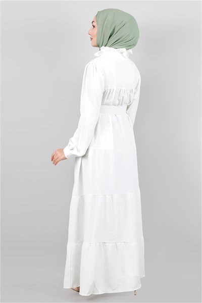 Yakası Fırfırlı Beli Kemerli Beyaz Elbise