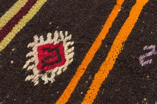 EŞSİZ EL DOKUMA KAHVERENGİ ANADOLU KEÇİ KILI KİLİMİ