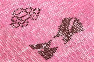 GENELEKSEL EL DOKUMA PEMBE RENGİ ÇİÇEKLİ DESEN VİNTAGE HALISI