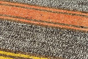 GERÇEK EL DOKUMA GÜMÜŞ SARİ RENGİ KEÇİ KILI YÜNLÜ KİLLİM PASPAS