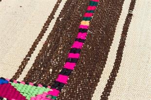 BEJ KAHVERENGİ EL DOKUMA KEÇİ KILI KİLİM PASPAS