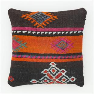 SİYAH TURUNCU RENKLİ ÇİÇEK DESENLİ YASTIK KILIFI