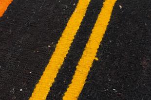 EL DOKUMA TURUNCU KIRMIZI RENGİ ÇİZGİLİ DESEN KEÇİ KILI YÜNLÜ KİLİM PASPAS