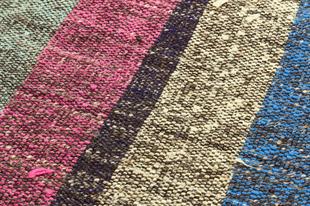 Beyaz Çok Renkli Kök Boya El Dokuma Kilim