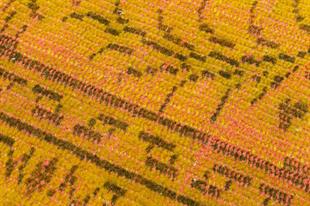 GENELEKSEL EL DOKUMA HARDAL RENGİ GÖBEKLİ DESEN ESKİTME VİNTAGE HALISI