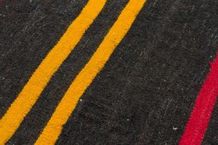 KIRMIZI SARİ RENGİ ÇİZGİLİ DESEN KEÇİ KILI YÜN KİLİM