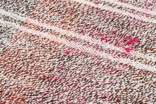 EŞSİZ EL DOKUMA GÜMÜŞ MERCAN RENGİ KEÇİ KILI KİLİM PASPAS