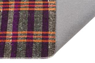 EŞSİZ EL DOKUMA KOYU MOR RENGİ KEÇİ KILI YÜNLÜ KİLİMİ