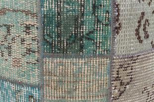 BUZ MAVİ RENGİ EL DOKUMA YUVARLAK PATCHWORK PUF