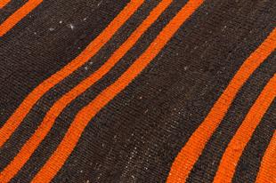 Siyah Turuncu Rengi Çizgili El Dokuma Keçi Kılı Yün Yolluk Kilim