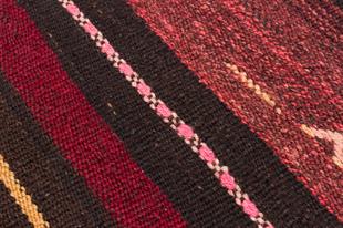 BORDO SİYAH RENGİ ÇİZGİLİ KEÇİ KILI KİLİM PASPAS