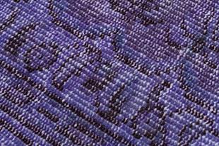 GENELEKSEL EL DOKUMA MOR RENGİ GÖBEKLİ DESEN YÜN HALISI