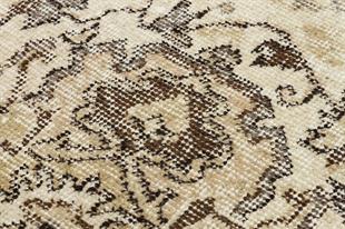 GERÇEK EL DOKUMA BEJ RENGİ KAHVRENGİ GÖBEKLİ DESEN VİNTAGE HALISI