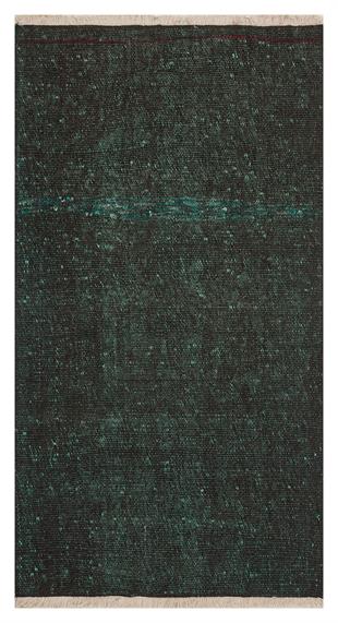 GERÇEK EL DOKUMA SİYAH RENGİ DESENSİZ KEÇİ YÜN KİLİM