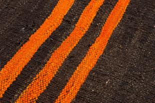 EŞSİZ EL DOKUMA KAHVE SARİ  ÇİZGİLİ ANADOLU KEÇİ KILI KİLİMİ