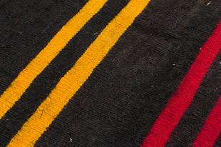 Sarı Kırmızı Rengi Kök Boya El Dokuma Yünlü Yolluk Kilim