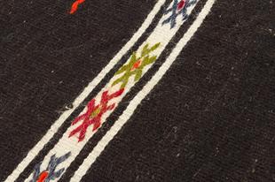 GERÇEK EL DOKUMA SİYAH RENGİ TÜRK MOTİFİ KİLİM