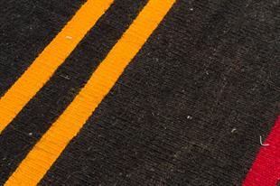 GERÇEK EL DOKUMA SARİ KIRMIZI RENGİ ÇİZGİLİ DESEN KİLİM