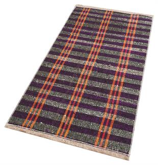 EŞSİZ EL DOKUMA KOYU MOR RENGİ KEÇİ KILI YÜNLÜ KİLİMİ