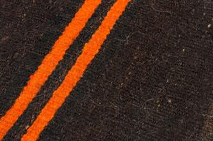 GENELEKSEL TURUNCU RENGİ ÇİZGİLİ DESEN KEÇİ KILI ETNİK KİLİM