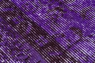 GERÇEK EL DOKUMA MOR RENGİ ÇİÇEKLİ DESEN ESKİTME YÜN HALISI