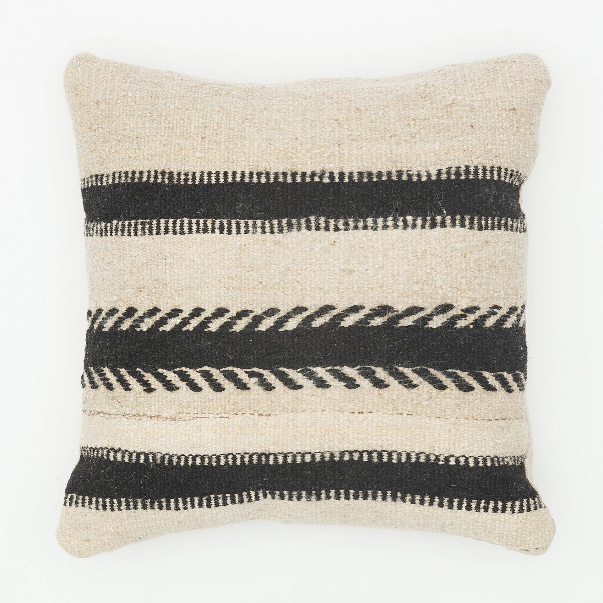 BEYAZ SİAYH RENGİ BOHEM DESEN KENDİR KİLİM YASTIK KILIFI