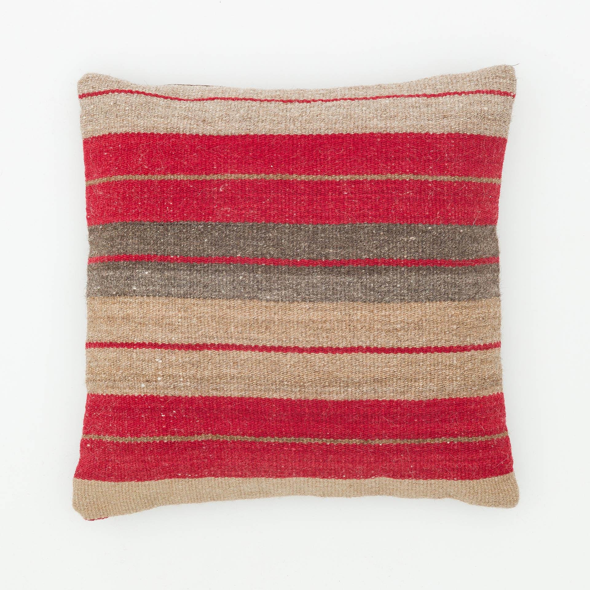 EŞSİZ EL DOKUMA BEJ KİRMIZİ RENGİ KEÇİ KİLİ YÜNLÜ KİLİM YASTIK KILIFI