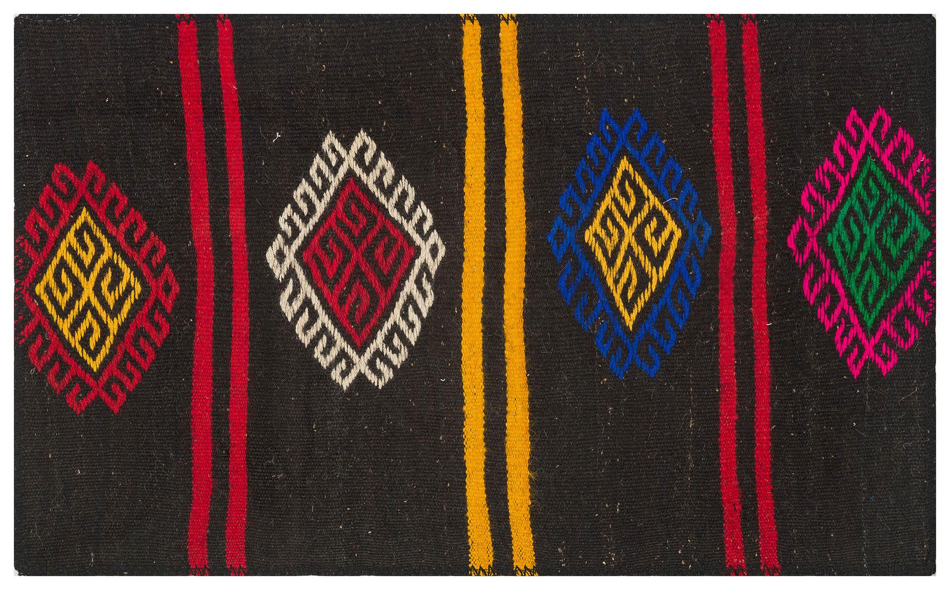 PEMBE MAVİ RENGİ DULAVRATOTU MOTİFİ  KEÇİ KİLİM PASPAS