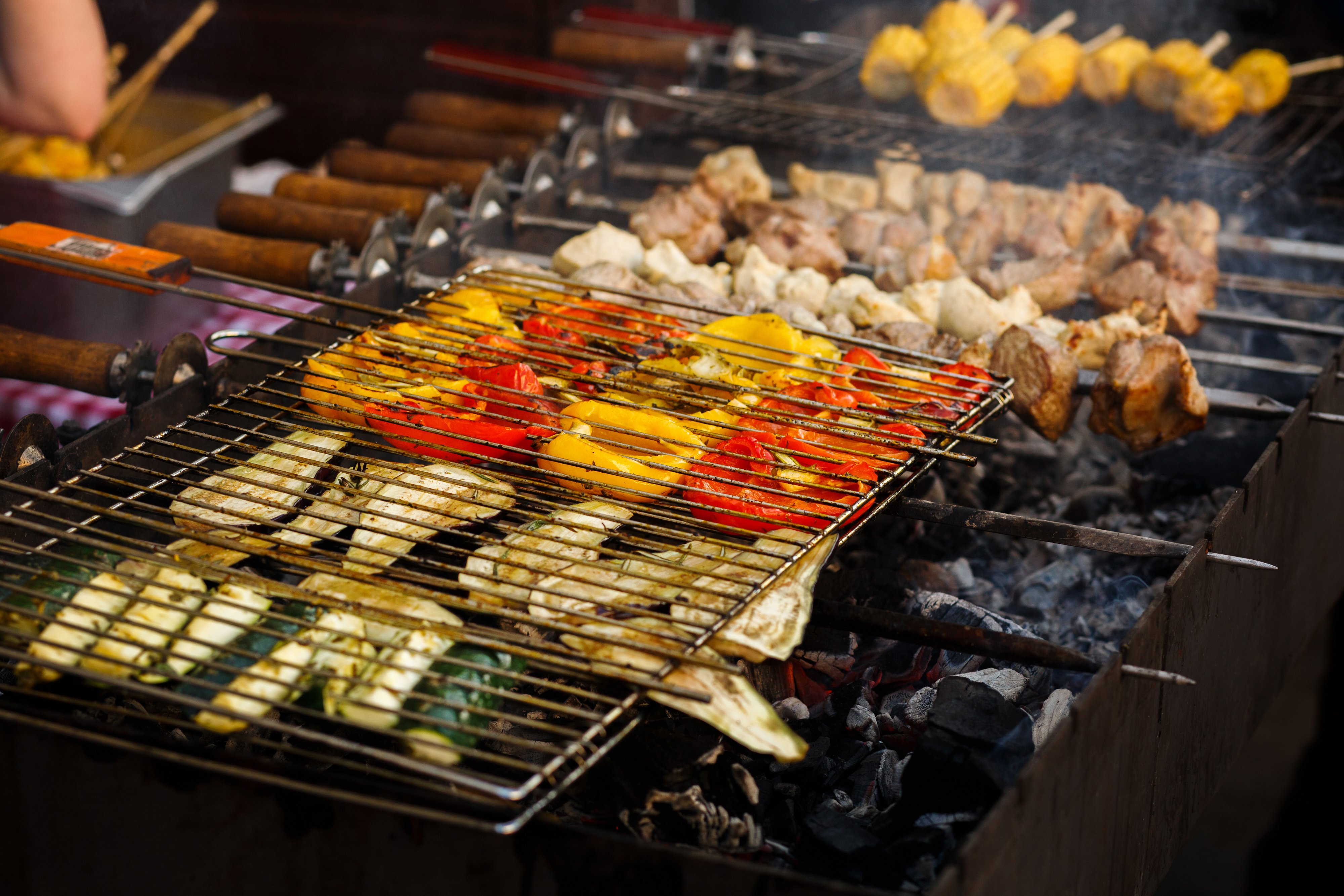 Elektrikli Barbekü: Duman Derdi Olmadan Lezzetli Izgara