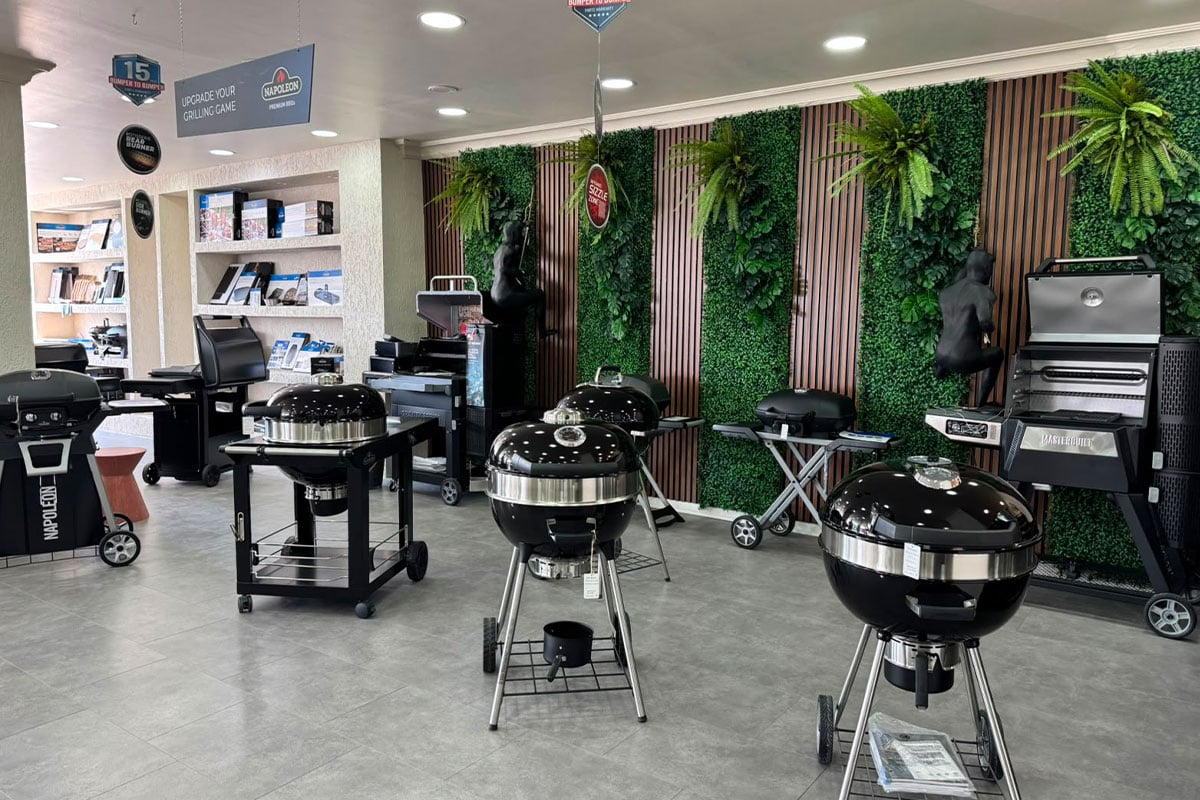 Napoleon kömürlü barbekü modelleri teşhir alanı